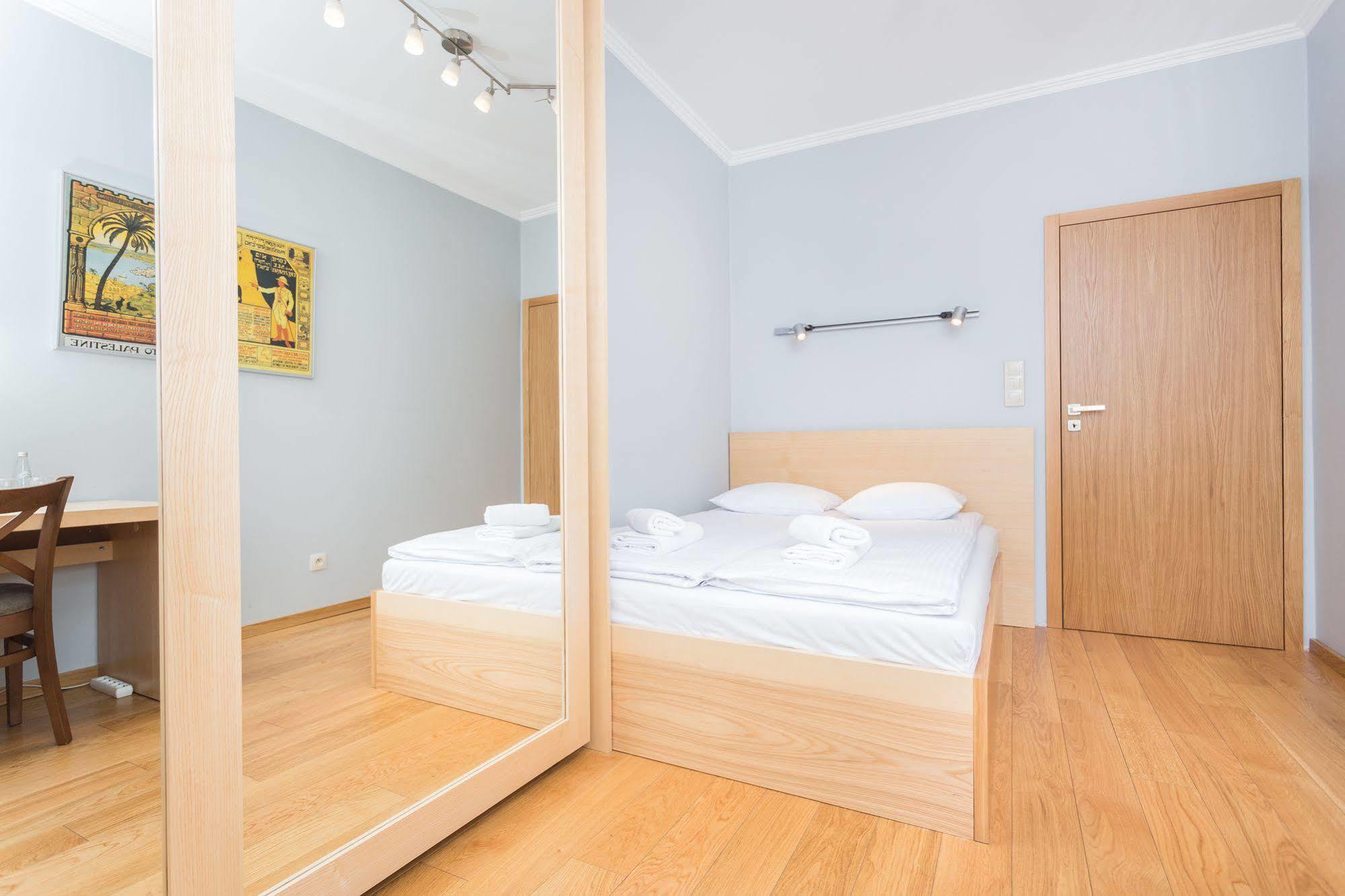 Inpoint Old Town Szeroka Apartments Krakau Exterior foto